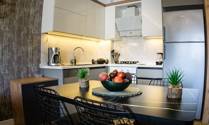 Kusadasi Condo | Luxurious 1BR! Netflix & kitchen - 5 min from the beach