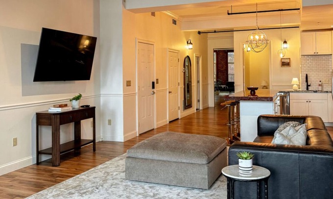Utica Apartment | Luxurious 2 BR Loft