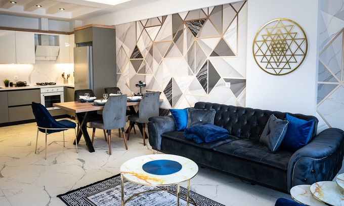 Kusadasi Apartment | Luxurious 2BR! Netflix & Kitchen - 5 Min From Beach
