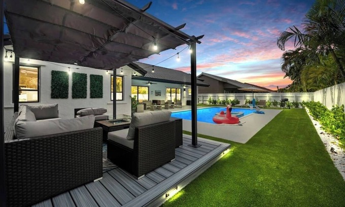 Richmond West House | Luxurious 3BR Villa Paradise in Miami
