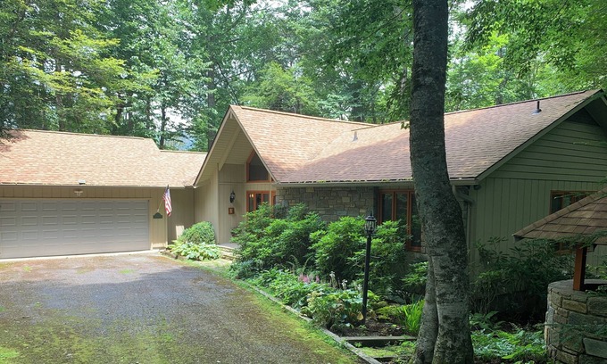 Linville Villa | Luxurious 5-Bedroom Mountain Villa in Grandfather Golf & Country Club