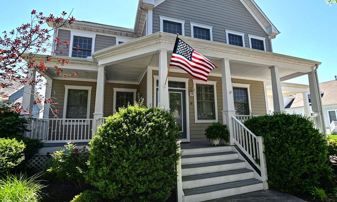 Ocean View House | Luxurious 7 bedroom home located in the Bear Trap Dunes Community. Sleeps 20. Excellent Amenities! Indoor & Outdoor Pool, Tennis Courts, Shuttle to the Beach, Clubhouse, Wifi and more!