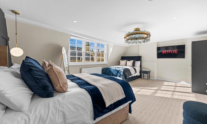 Bath City Centre Apartment | Luxurious Abode in Central Bath