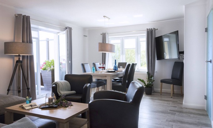 Dagebuell Apartment | Luxurious and martime designed apartment right on the sea