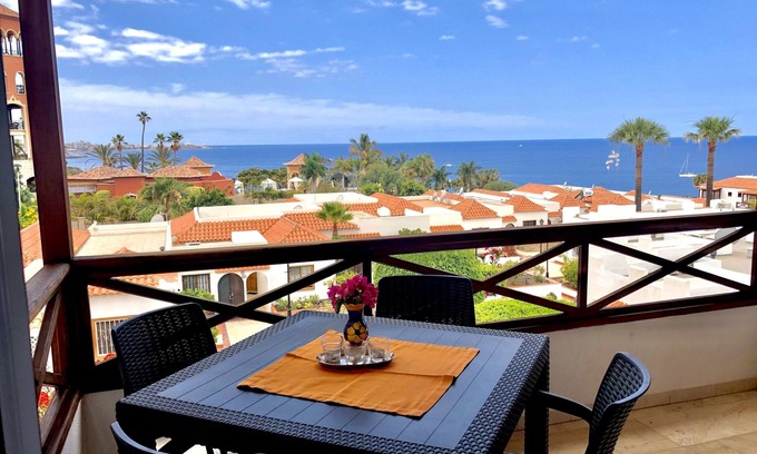 Costa Adeje Apartment | Luxurious apartment with fantastic ocean view, directly on the beach