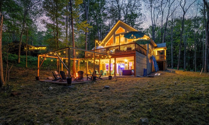 Gouldsboro Ski Chalet | Luxurious Chalet w/Hot Tub~Game &Movie Room~Lake/Pool Access