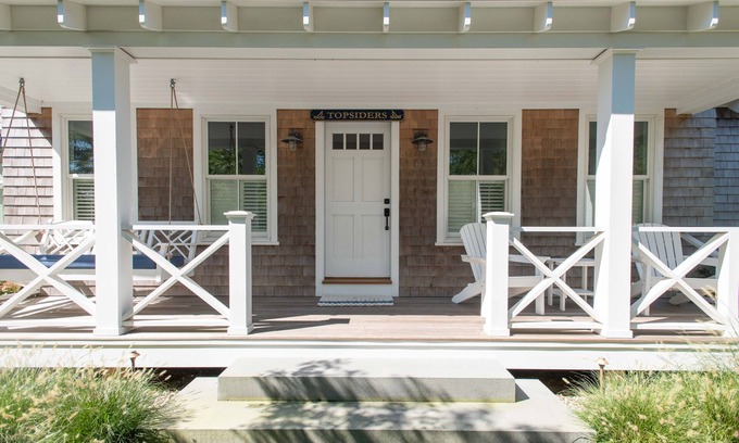 Nantucket Town House | Luxurious Designer Home, Cliff Area, Walk to Town, Pool