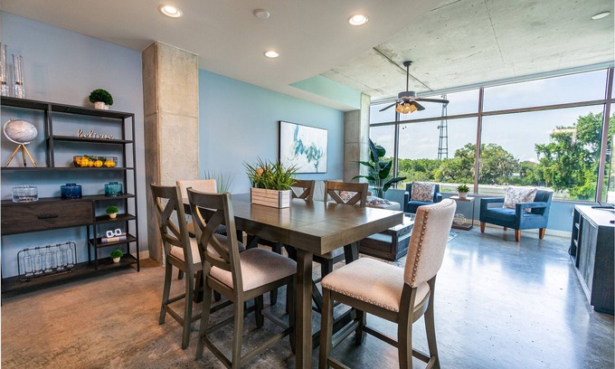 South Eola Apartment | Luxurious Downtown 2 bed / 2 bath Apartment