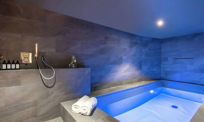 Val-d'Isere Apartment | Luxurious duplex with private pool and concierge services
