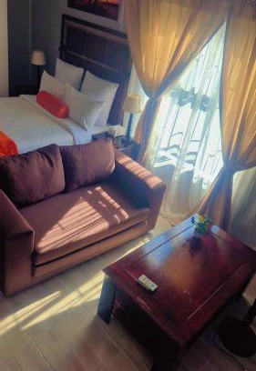 Rustenburg House | Luxurious Family Canyon!