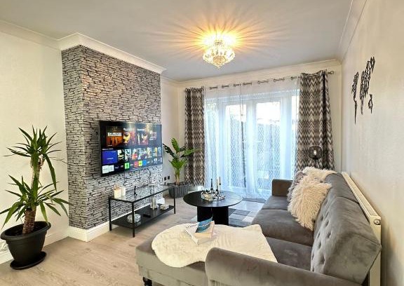 Northfield House | Luxurious family home in West Midlands