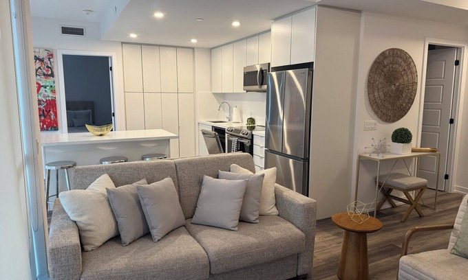 Innisfil Condo | Luxurious Friday Harbour Condo