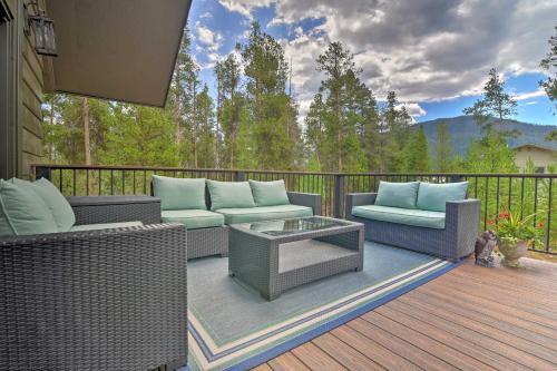 Grand Lake House | Luxurious Grand Lake Vacation Rental with Hot Tub!