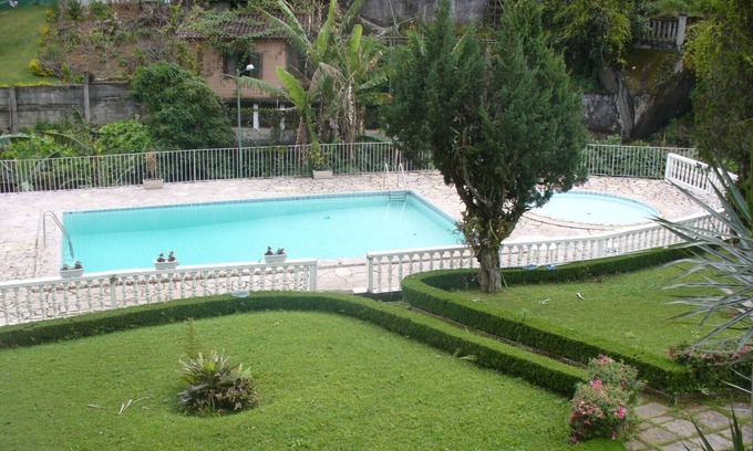 Teresopolis House | Luxurious house with swimming pools, fireplaces, barbecue, campinho