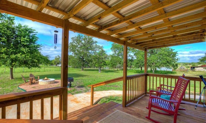 Fredericksburg Cottage | Luxurious & Intimate Cottage in Fred Wine Country!