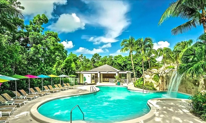 Rock Harbor Hotel | Luxurious Key Largo Escape with Pool! Beach Access, Pets Allowed!