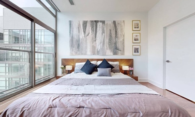 Fort York Condo | Luxurious, modern and convenient lake shore condo on penthouse floor