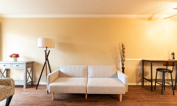 Santa Ana Heights Apartment | Luxurious near the beach stay