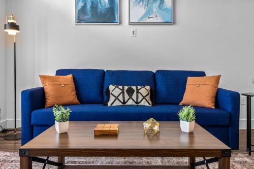 West Oak Hill Apartment | Luxurious New Unit 1Bd1Ba Pool