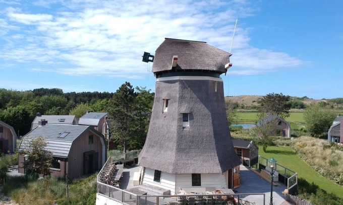 Egmond aan Zee House | Luxurious holiday mill in a dune park, located in close vicinity of the beach