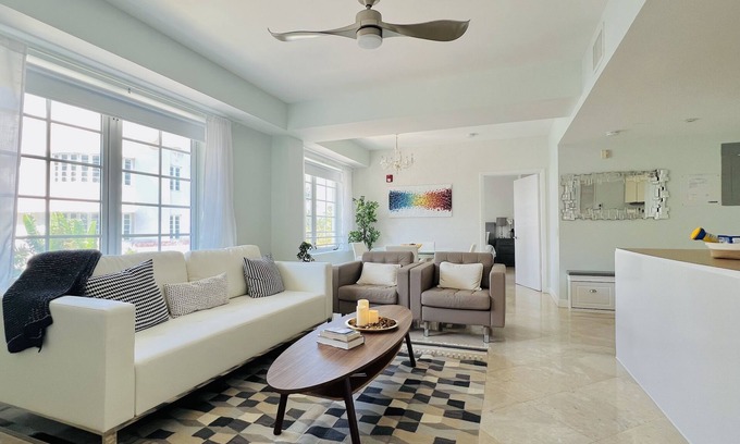 South Beach Condo | Luxurious Ocean Front Condo in The Carlyle at Miami Beach on Ocean Drive
