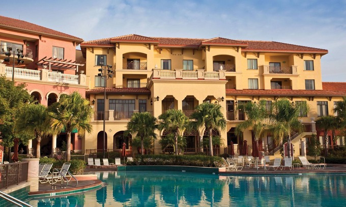 Lake Buena Vista Resort | Luxurious Resort minutes from Disney World with full access to all resort Amenities