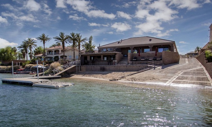 Bullhead City House | Luxurious Riverfront Home W/Private Beach & Waterfront Bar/HEATED POOL