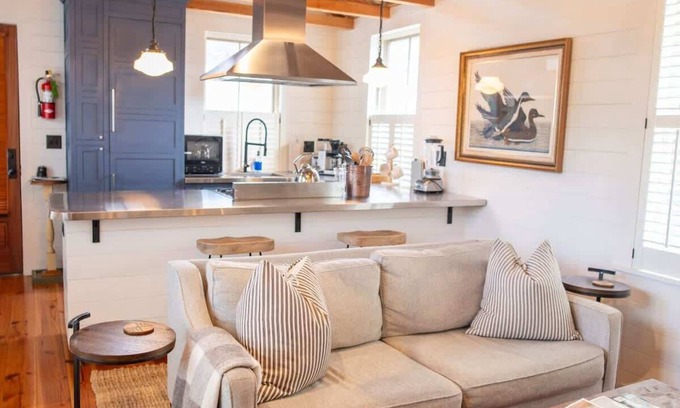 Cannonborough Elliotborough Apartment | Luxurious, Spacious & Historic- 5 Min Walk to King