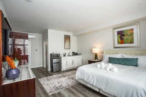 Bankers Hill Hotel | Luxurious Studio in Heart of San Diego w Cali King