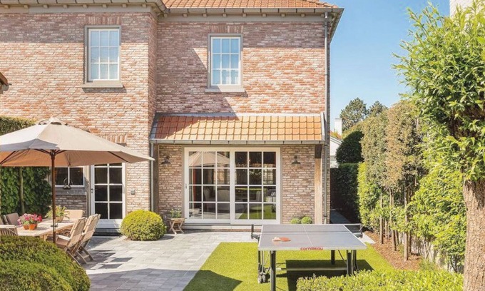 Knokke-Heist House | Luxurious Town Villa With big Garden in old Knokke