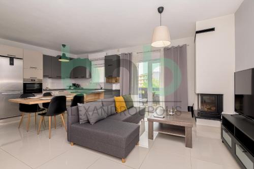 Alexandroupoli Apartment | Luxurious Tsimiski 3BDR 3rd Floor