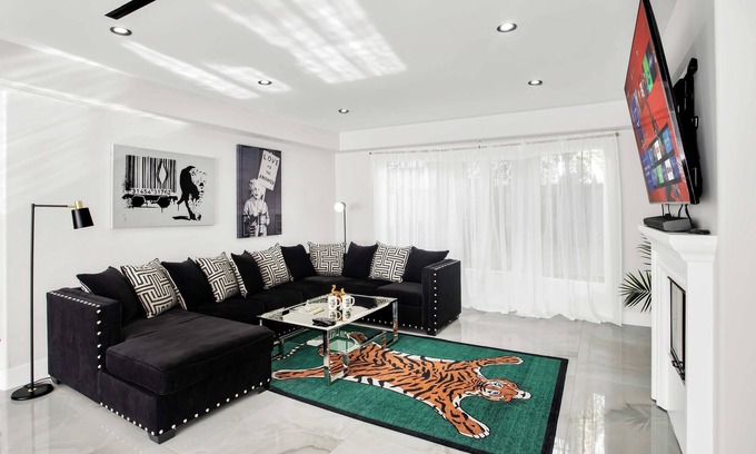 Granada Hills South House | Luxurious Vacation Villa with Lap Pool