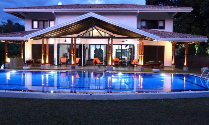 Kaduruduwa Villa | Luxurious villa 3 kms from beautiful beaches and restaurants and Galle fort