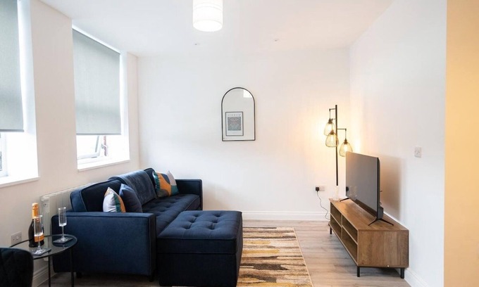 Solihull Apartment | Luxury 1-Bed Flat - Free Parking