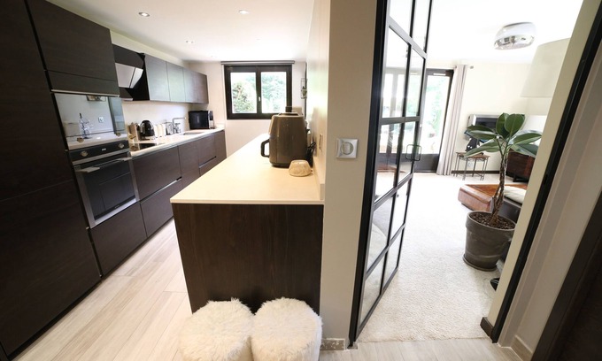 Les Praz-de-Chamonix Apartment | Luxury 2 bedroom appt in Les Praz, Chamonix 200m from Ski Lift