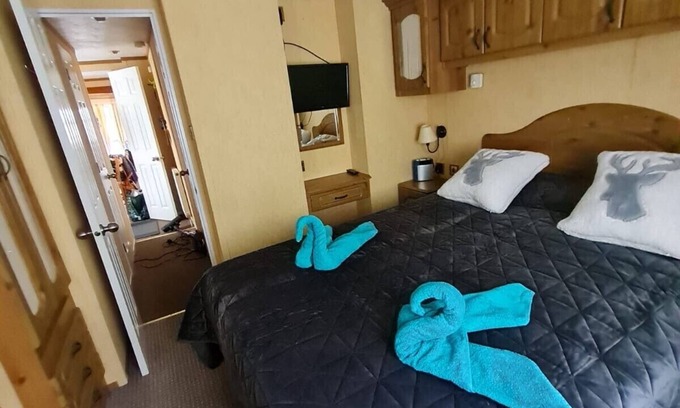 Aberystwyth Cabin | Luxury 2 bed caravan with Sea Viev in clarach bay
