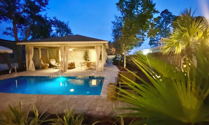 Laguna Beach Estates Cottage | Luxury 2-bedroom beach house with pool only 5 min walking to the beach