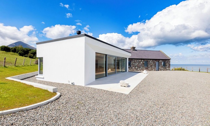 Doogort Cottage | Luxury 2-bedroom cottage in spectacular location on Achill