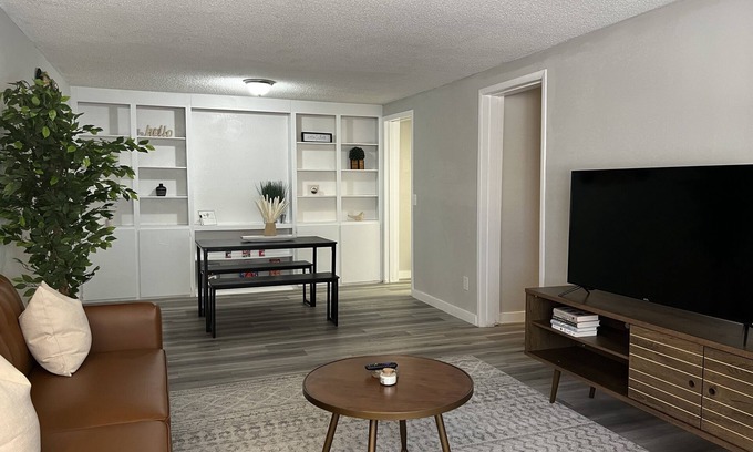 Greenbriar House | Luxury 2 bedroom Townhome in Atlanta, Ga~ Family sized with game room