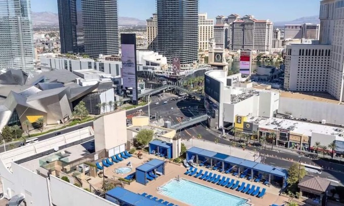 Las Vegas Villa | Luxury 2-Bedroom Villa on the Las Vegas Strip Sleeps 6 Formula One Grand Prix