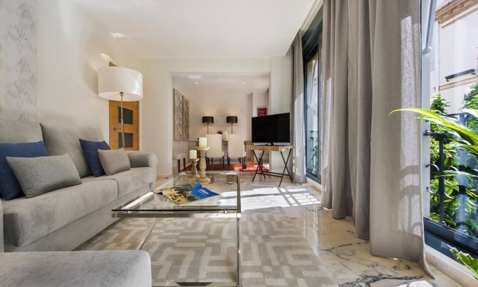 El Arenal Apartment | Luxury 2 bedrooms apartment near the Cathedral. Vinuesa II