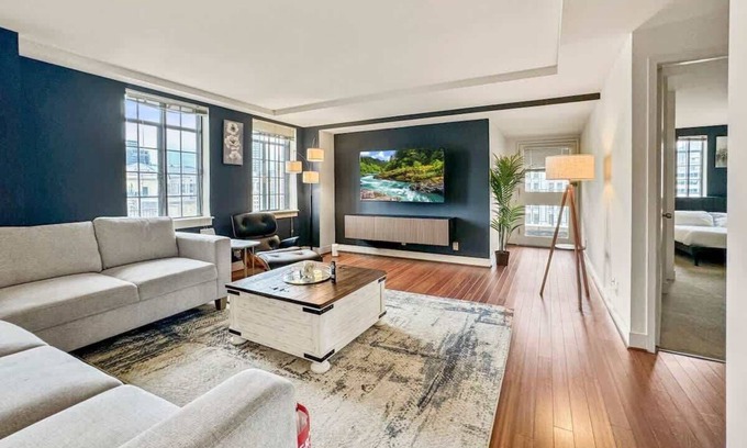 Center City Apartment | Luxury 2BD | Center City | 6 Beds | By JFK plaza