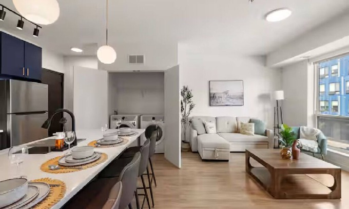Downtown Minneapolis Condo | Luxury 2Bd Condo DT Minneapolis, Minutes From Convention Center & US Bank Arena