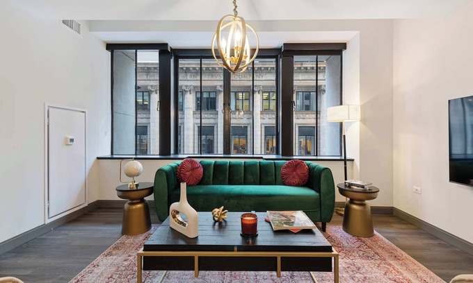 Downtown Chicago Apartment | Luxury 2BR near Millennium Park + 5-Star Reviews