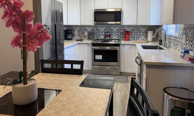 Carmichael House | Luxury 3 Bd 3 Ba House All New Interior Pets Welcome Free Parking