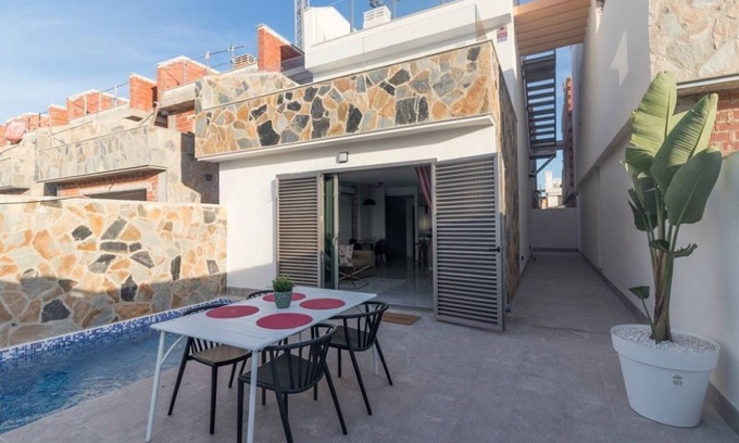 Los Alcazares Villa | LUXURY 3 BED VILLA, PRIVATE POOL, 400 MTR TO THE BEACH. GREAT LOCATION
