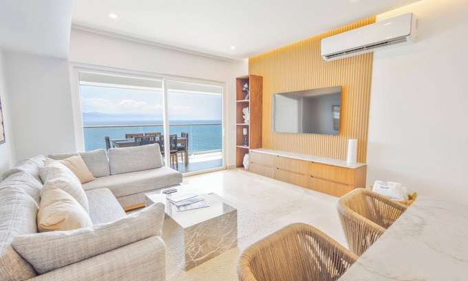 Las Glorias Condo | Luxury 3-Bedroom Beachfront Condo at Harbor 171 with Pools, Gym, and much more!