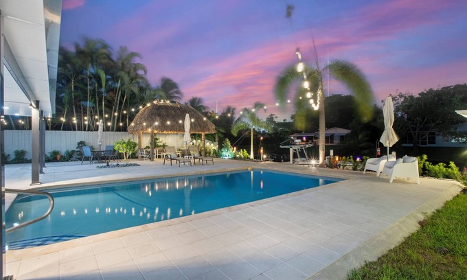 Fort Lauderdale House | Luxury 3-bedroom private waterfront home near Fort Lauderdale with WiFi, AC
