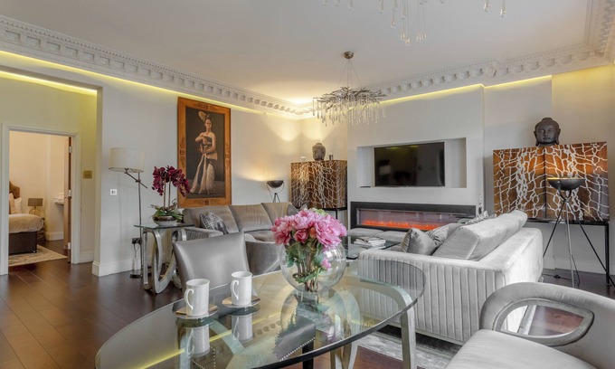 Royal Borough of Kensington and Chelsea Apartment | LUXURY 3 BEDROOMS FLAT IN HYDE PARK