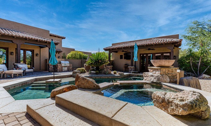 Carefree House | Luxury 3 BR Home w 1 BR Casita, Pool, Spa, Outdoor living